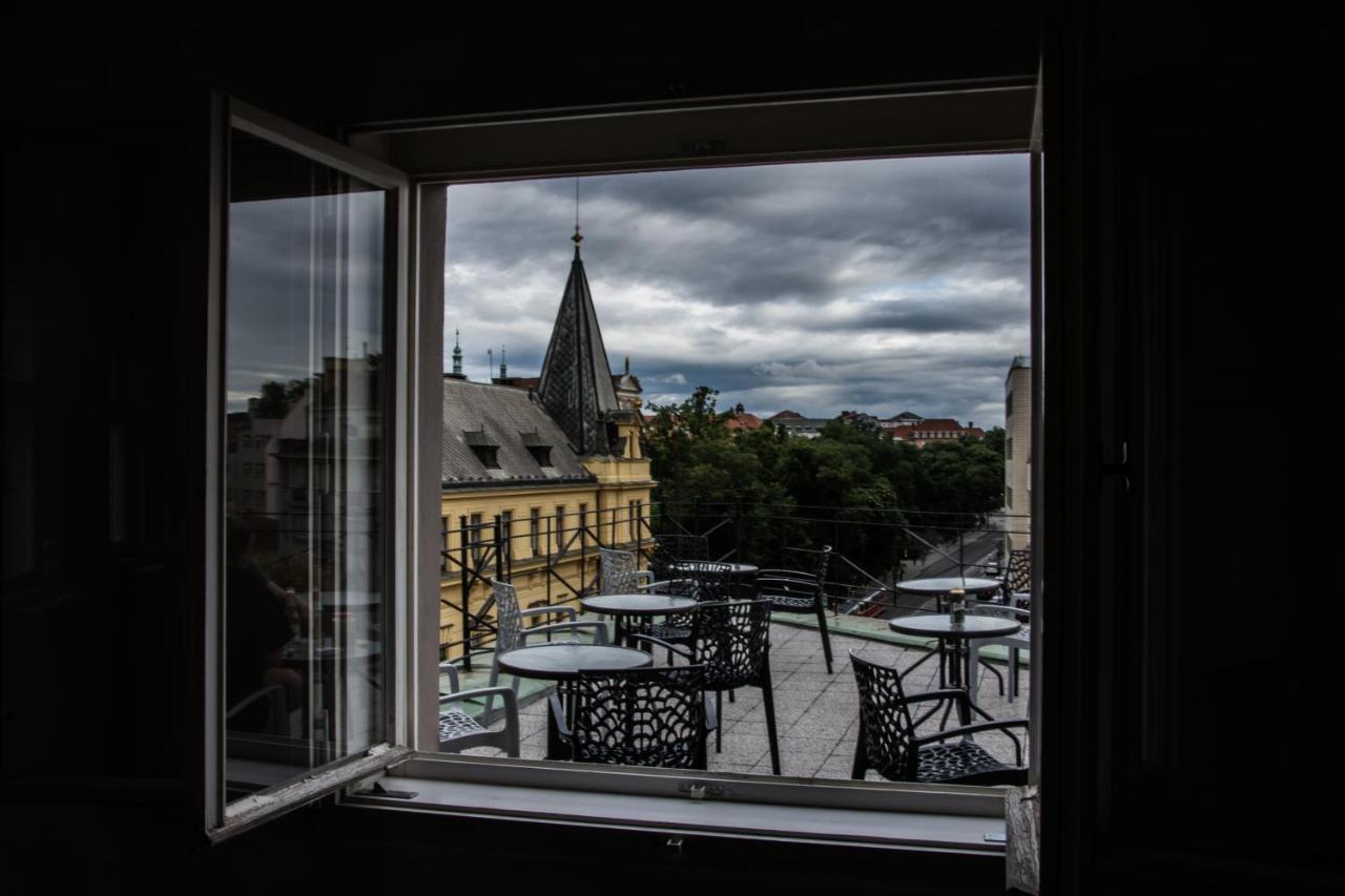 The Clock Inn Praga Esterno foto